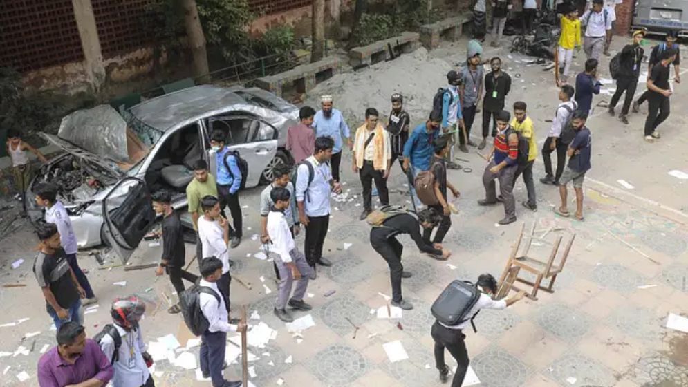 সোহরাওয়ার্দী কলেজ তছনছ, ক্ষতি ৩০ কোটি